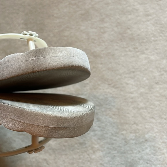 Tory Burch Kira Flip Flop in Ivory in size 10 - Picture 6 of 8